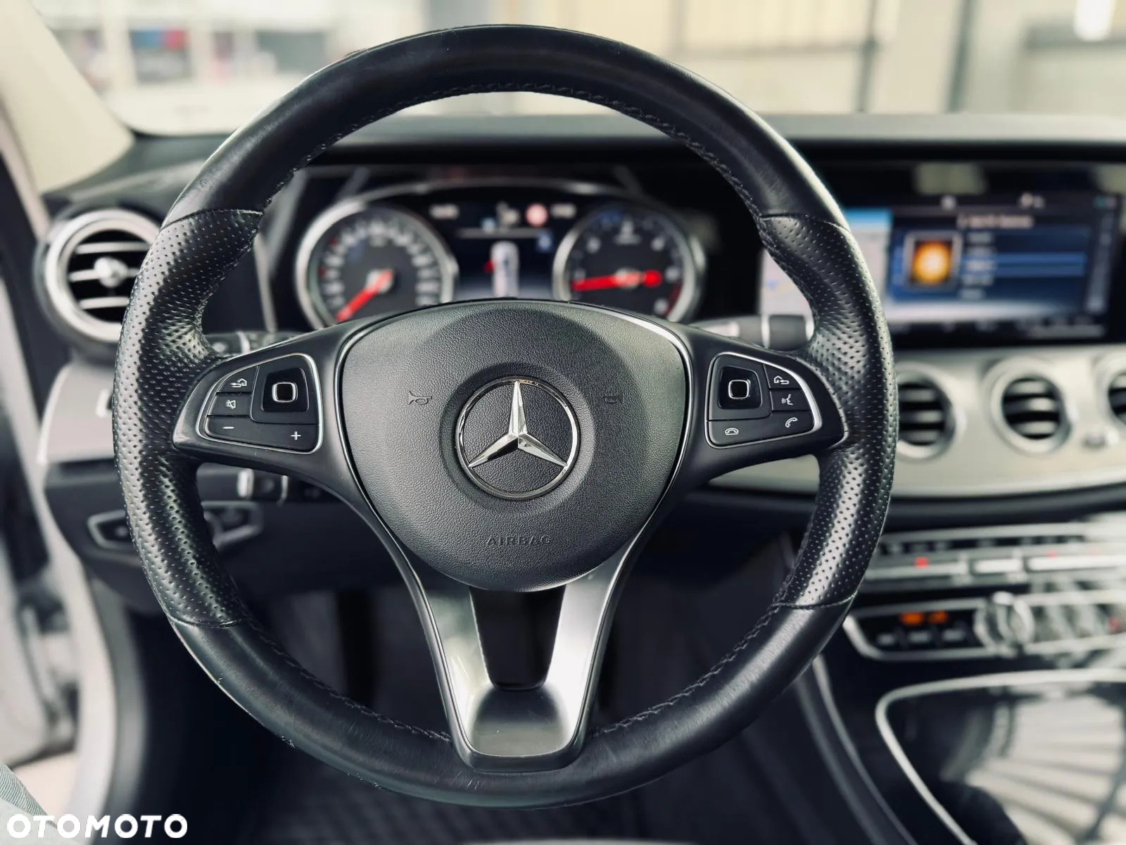 Mercedes-Benz Klasa E 220 d T 9G-TRONIC Avantgarde - 23