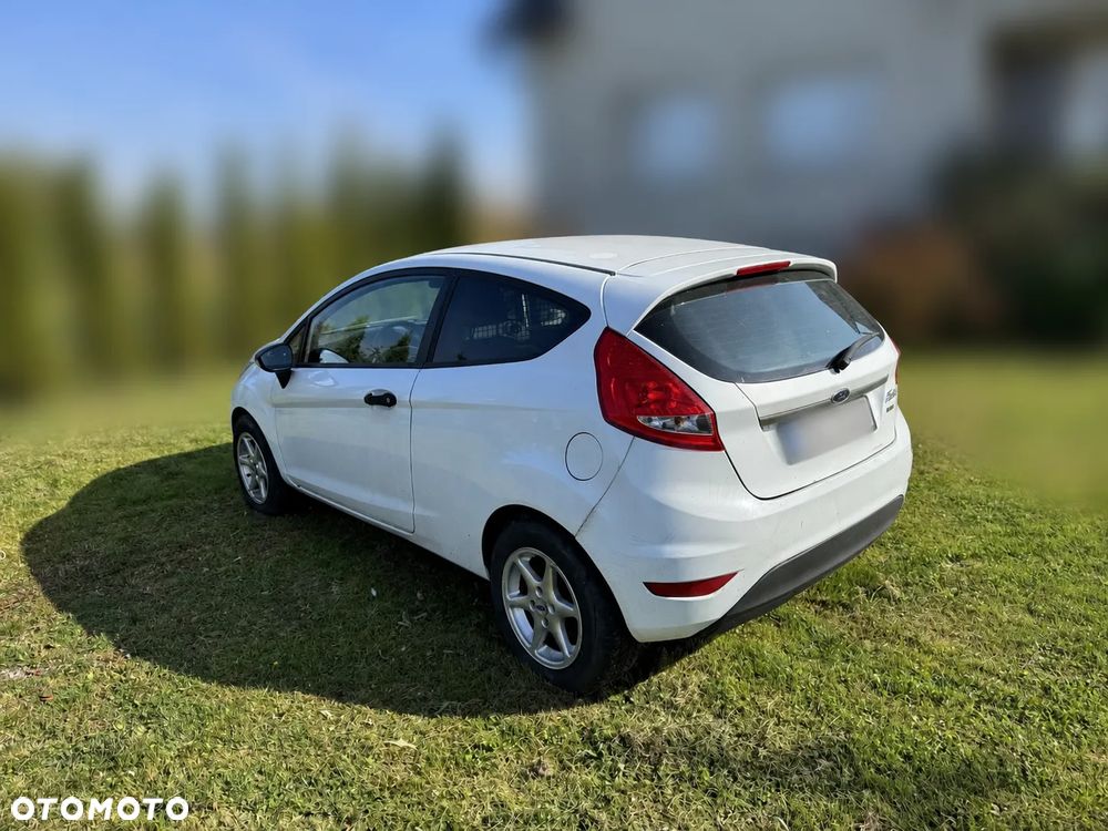 Ford Fiesta - 2