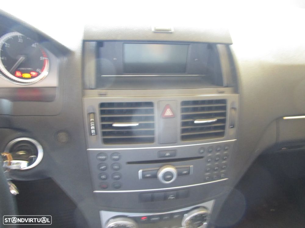 Mercedes-Benz C 250 CDi Avantgarde BlueEfficiency - 24