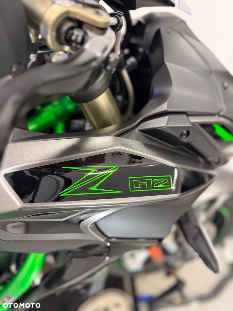 Kawasaki H2 - 11