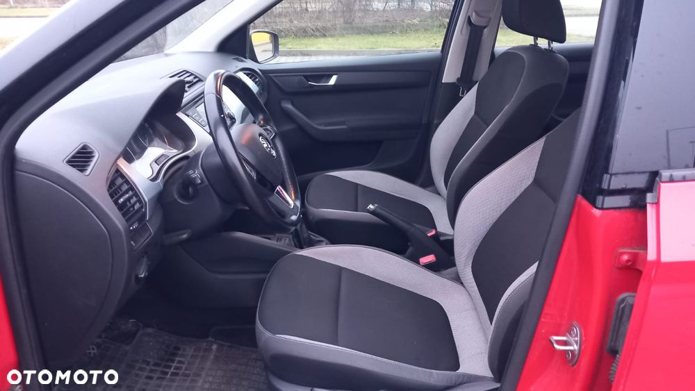 Skoda Fabia 1.0 MPI Cool Edition Red & Grey - 13