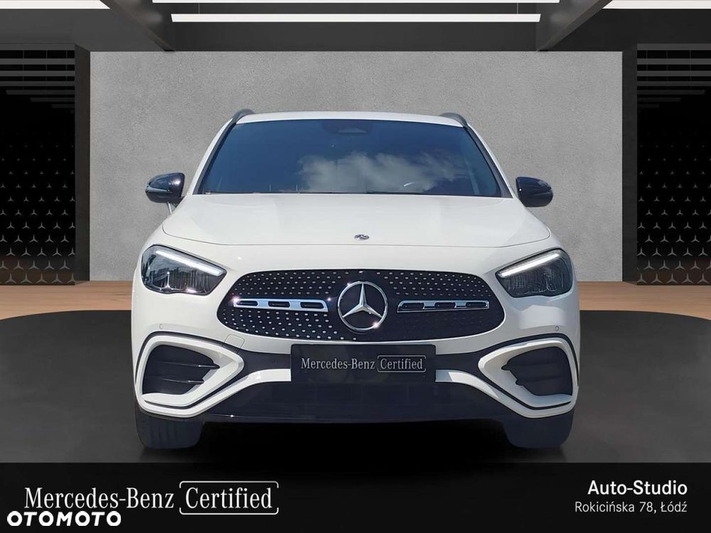 Mercedes-Benz GLA - 11