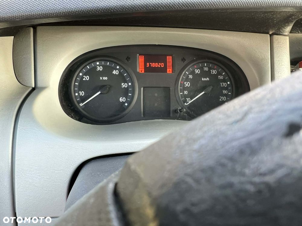 Renault TRAFIC - 12