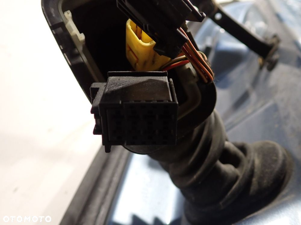 DRZWI PRAWY PRZÓD SKODA OCTAVIA II 1.6TDI LIFT - 18