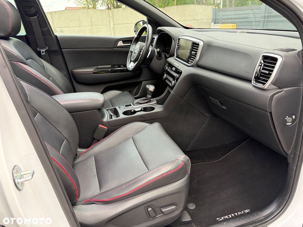 Kia Sportage 2,0 CRDI AWD GT Line - 32