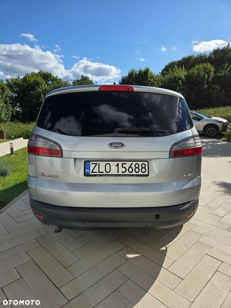 Ford S-Max - 14
