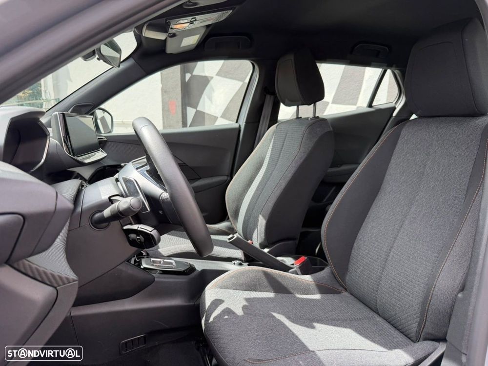Peugeot 2008 1.2 Hybrid Style e-DCS6 - 7