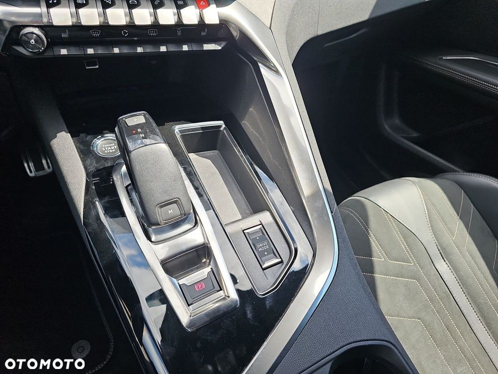 Peugeot 5008 1.6 PureTech GT S&S EAT8 - 28