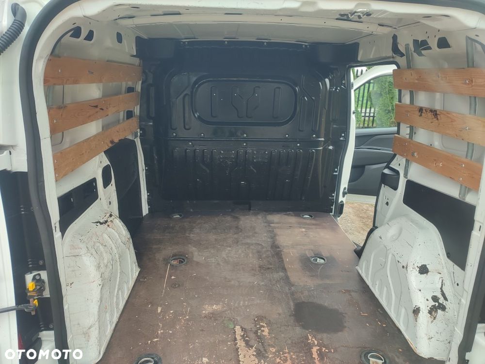 Fiat DOBLO - 21