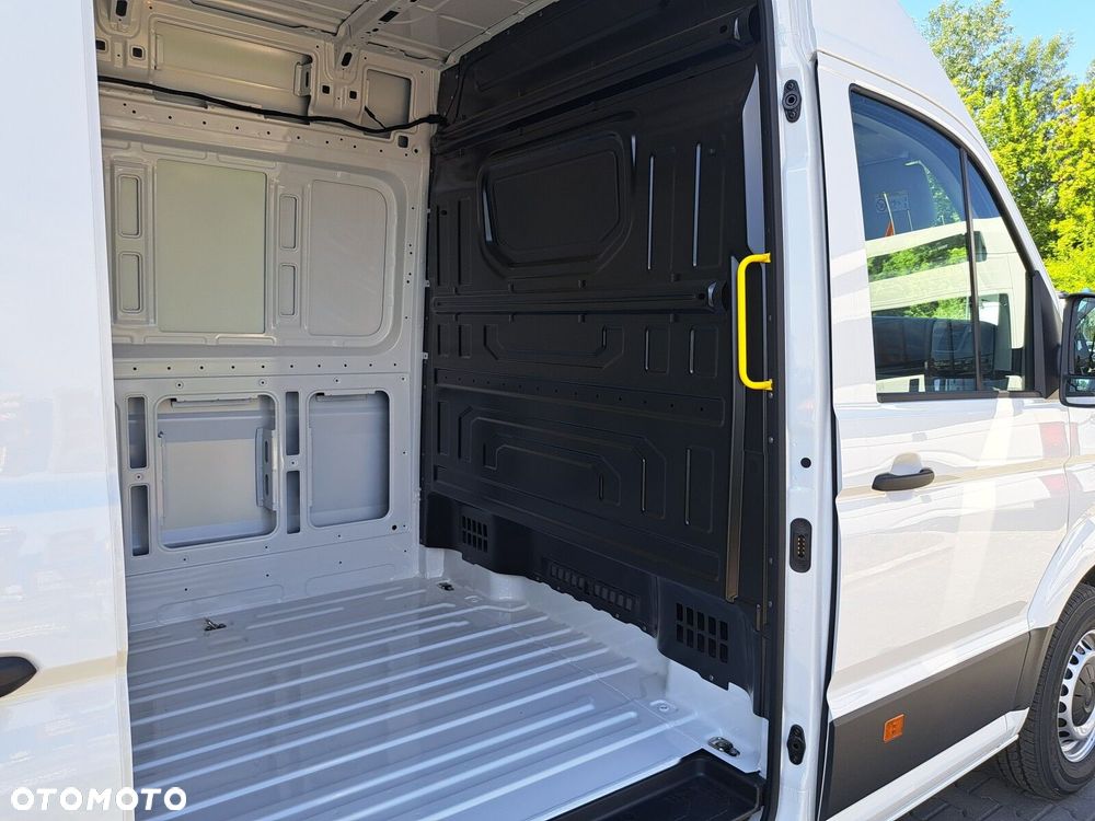 Volkswagen Crafter - 11