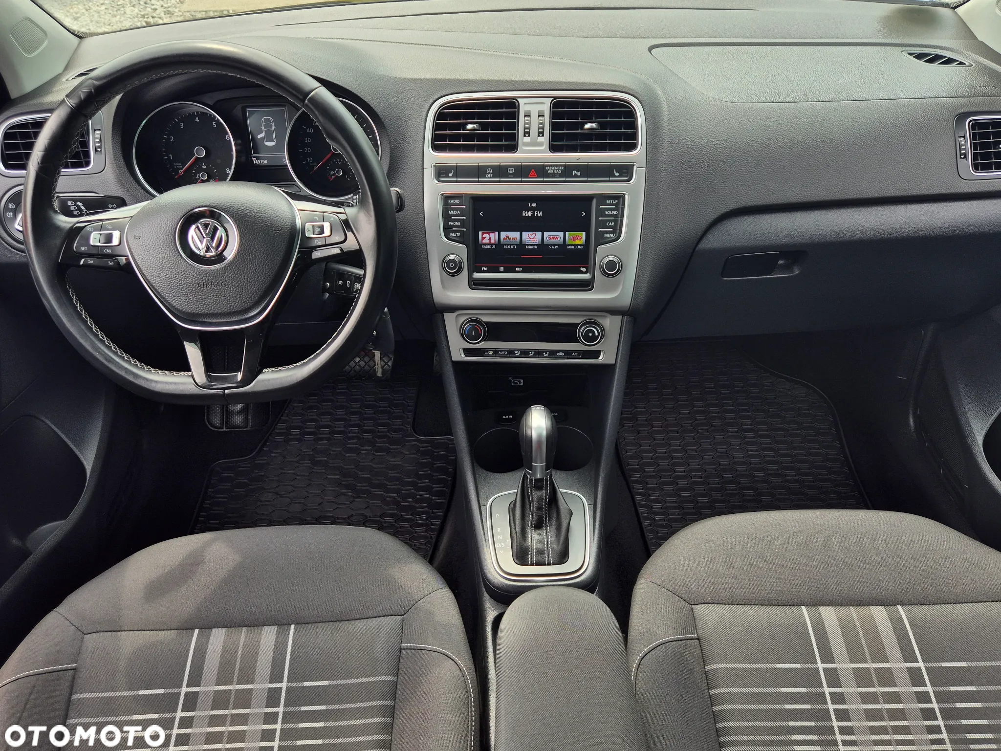 Volkswagen Polo 1.2 TSI Blue Motion Technology DSG Lounge - 29