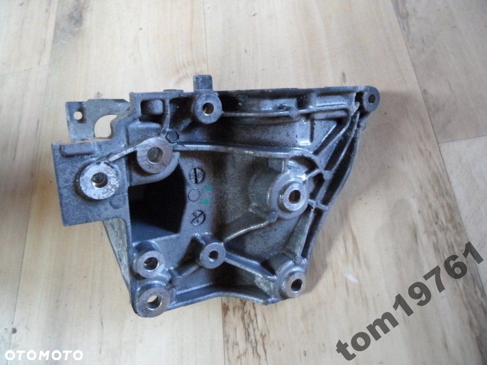 łapa podstawa alternatora 1.6 ehdi citroen peugeot - 2