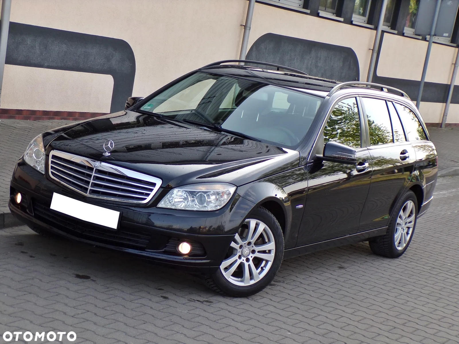 Mercedes-Benz Klasa C 180 T CGI Automatik BlueEFFICIENCY Elegance - 11