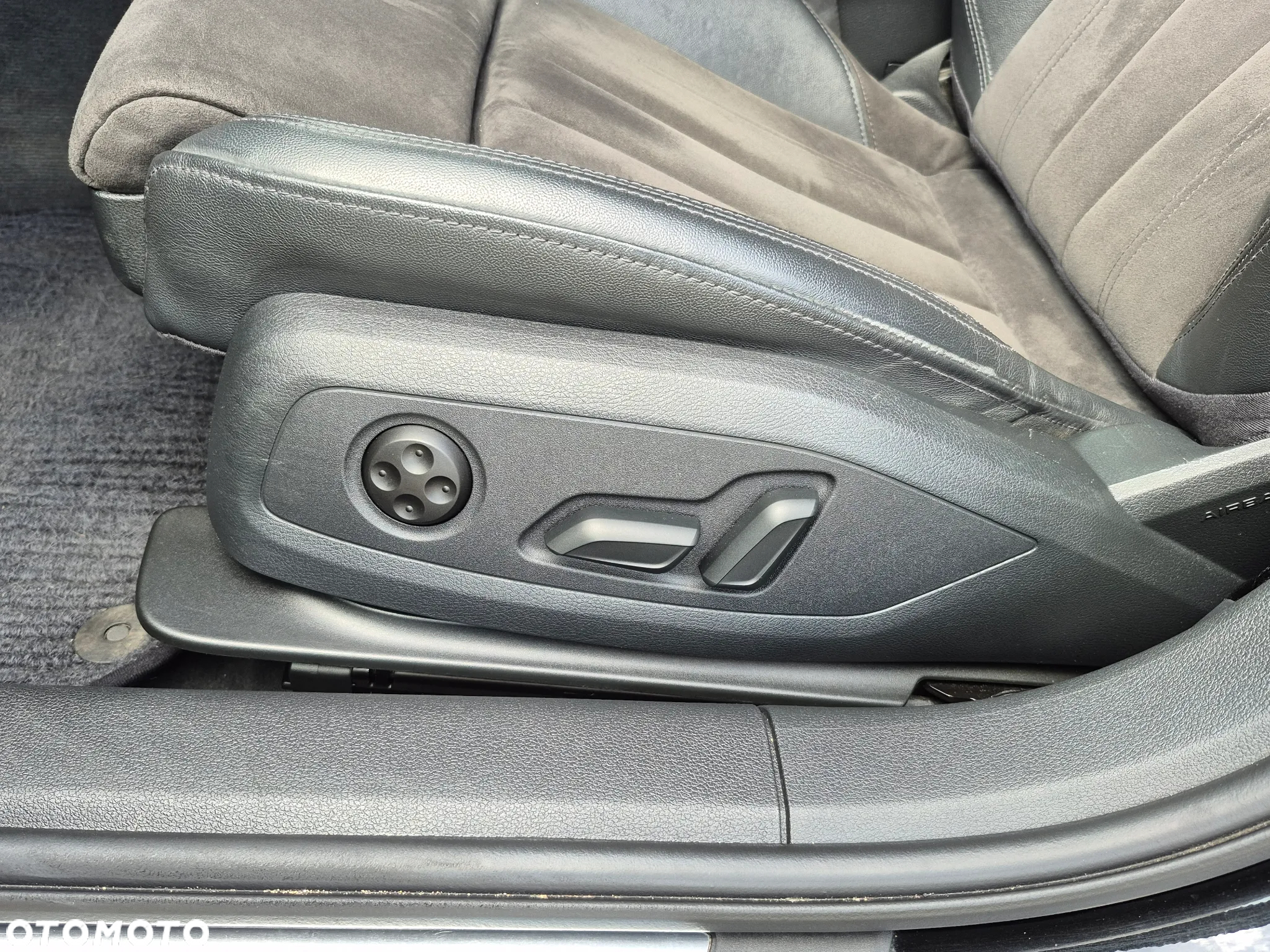 Audi A4 2.0 TDI S tronic - 19