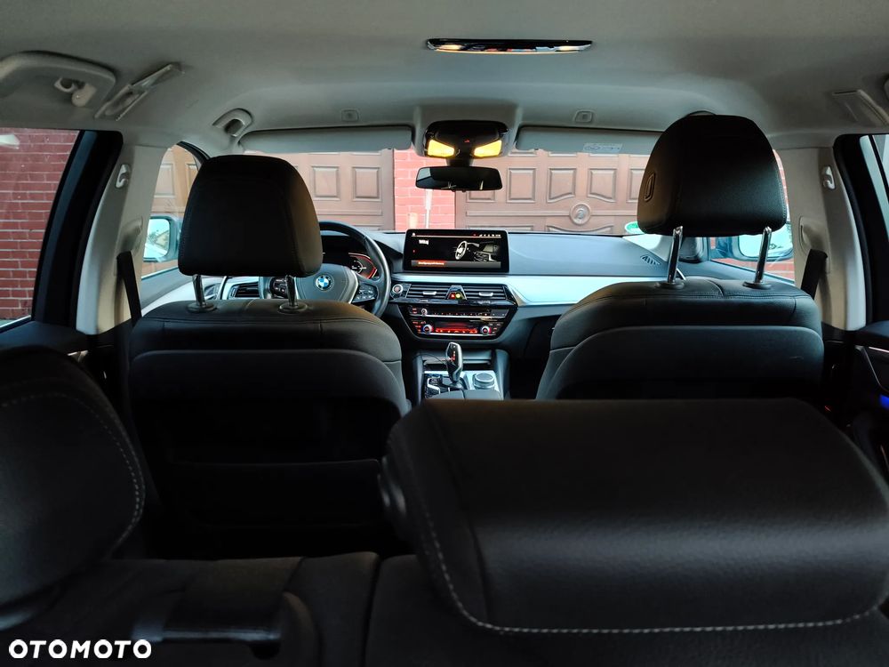 BMW Seria 5 520d xDrive Luxury Line sport - 14