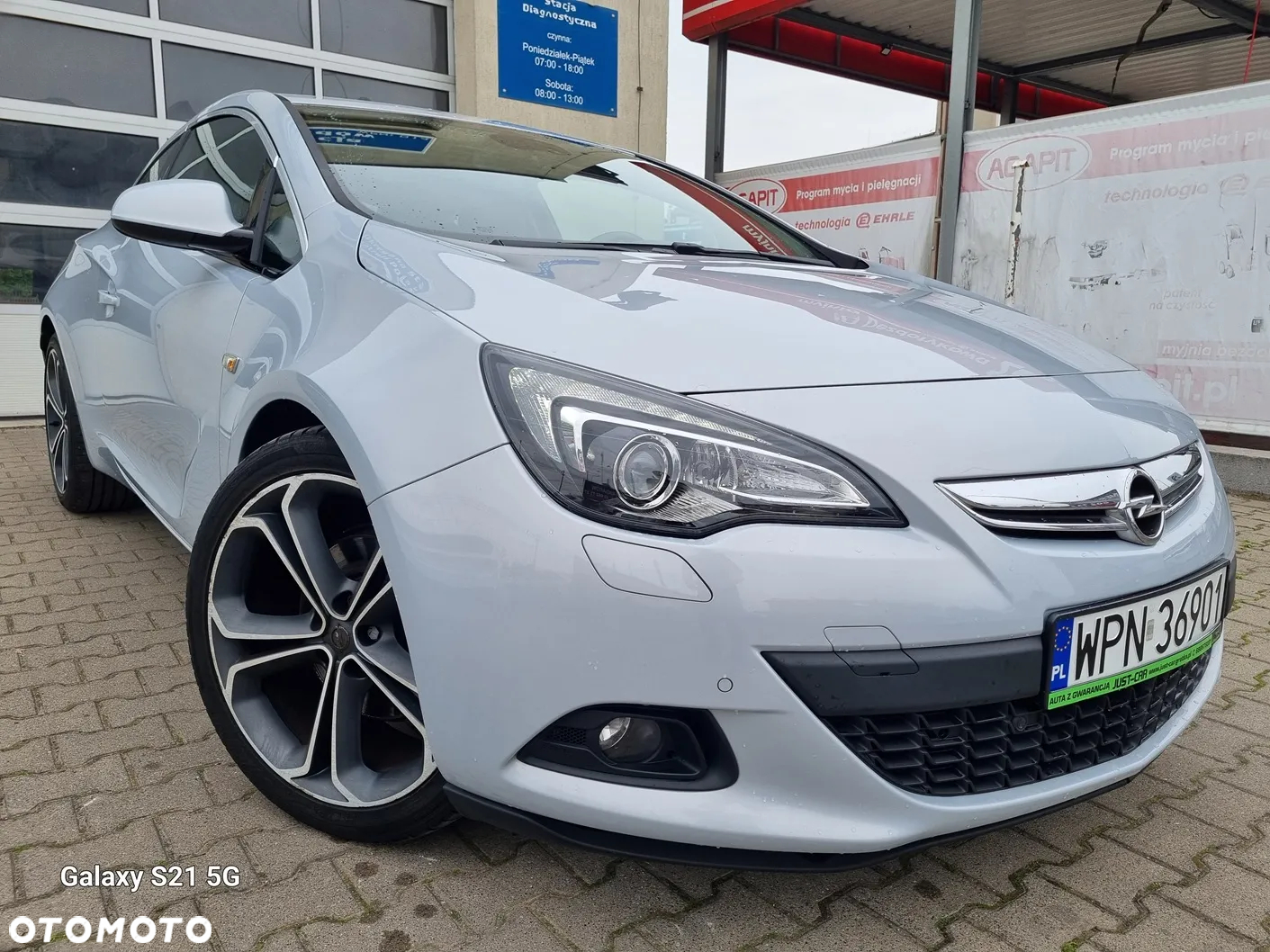 Opel Astra GTC 1.6 Turbo Innovation - 4