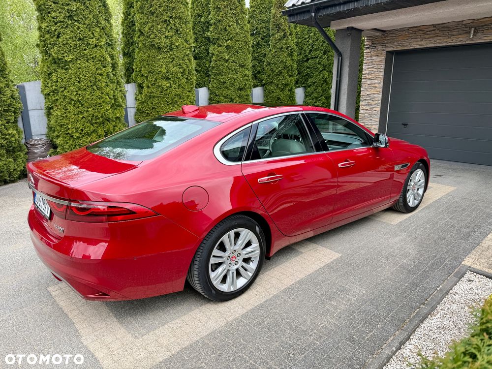Jaguar XF 2.0 D200 mHEV AWD HSE - 8