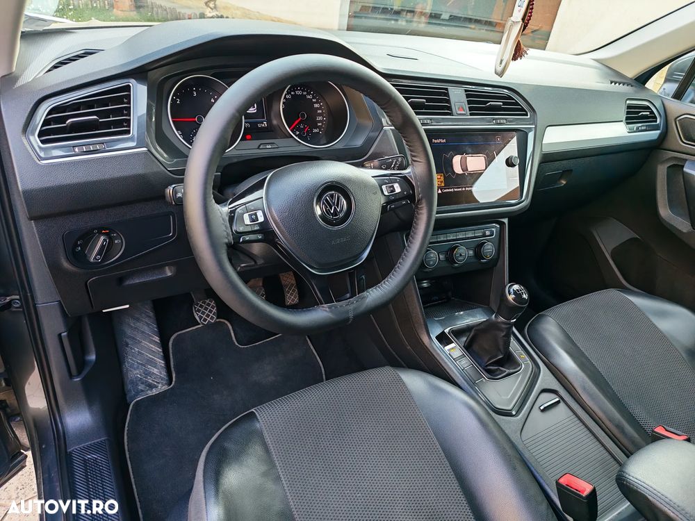 Volkswagen Tiguan 1.6 TDI SCR Comfortline - 13