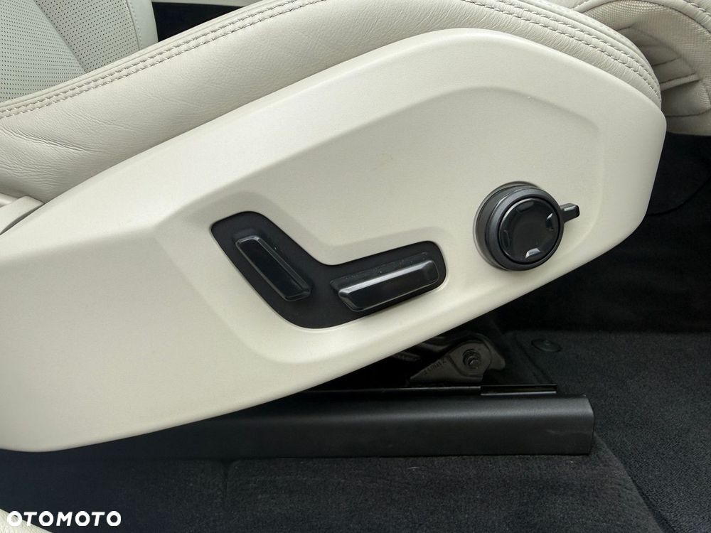 Volvo XC 60 - 36