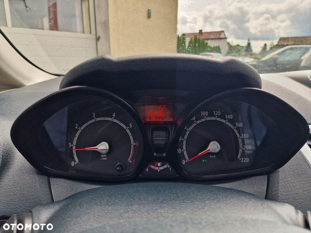 Ford Fiesta 1.25 Trend - 29