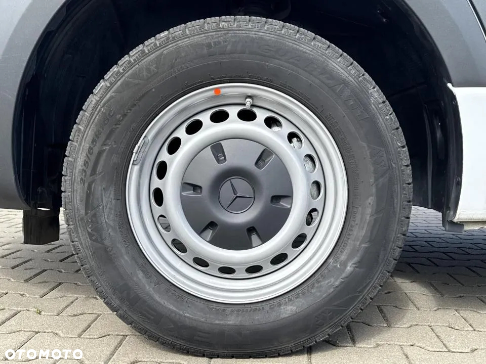 Mercedes-Benz Sprinter - 10