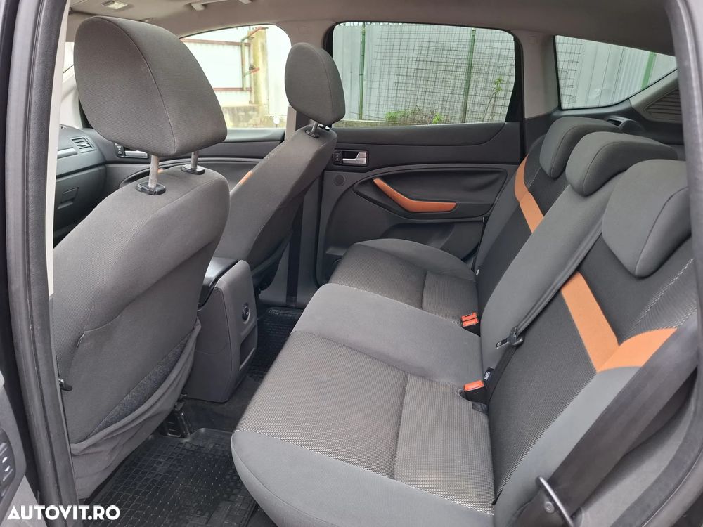 Ford Kuga 2.0 TDCi 4x4 Titanium - 6