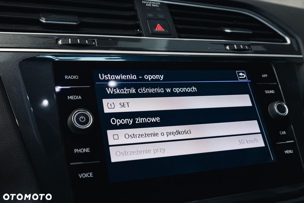 Volkswagen Tiguan - 32
