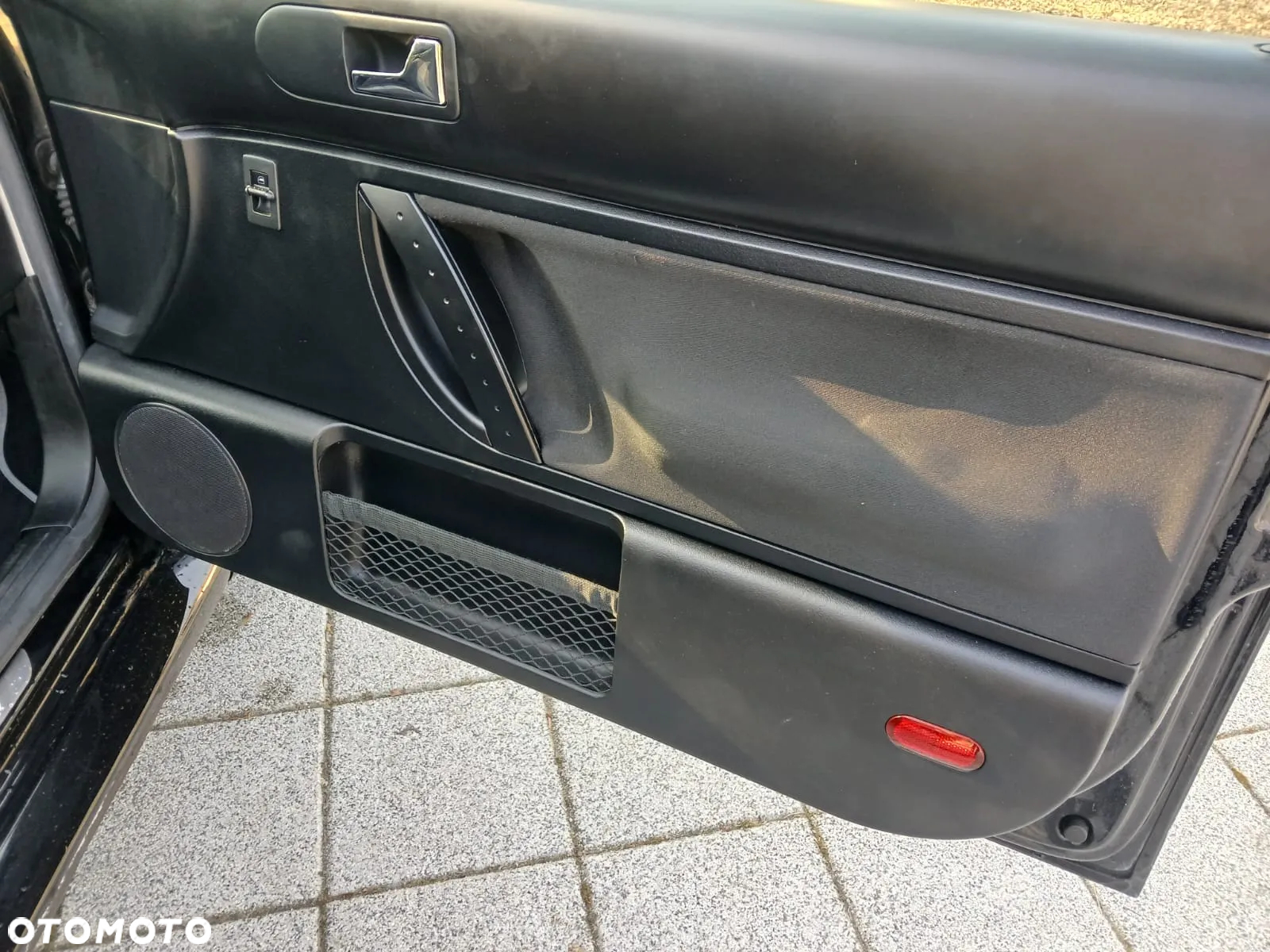 Volkswagen New Beetle - 24