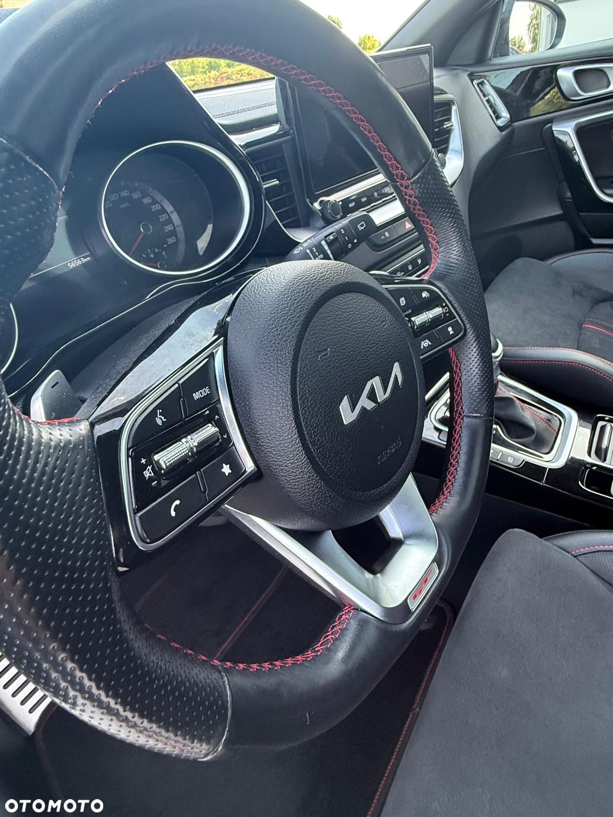 Kia ProCeed 1.6 T-GDI GT DCT - 29