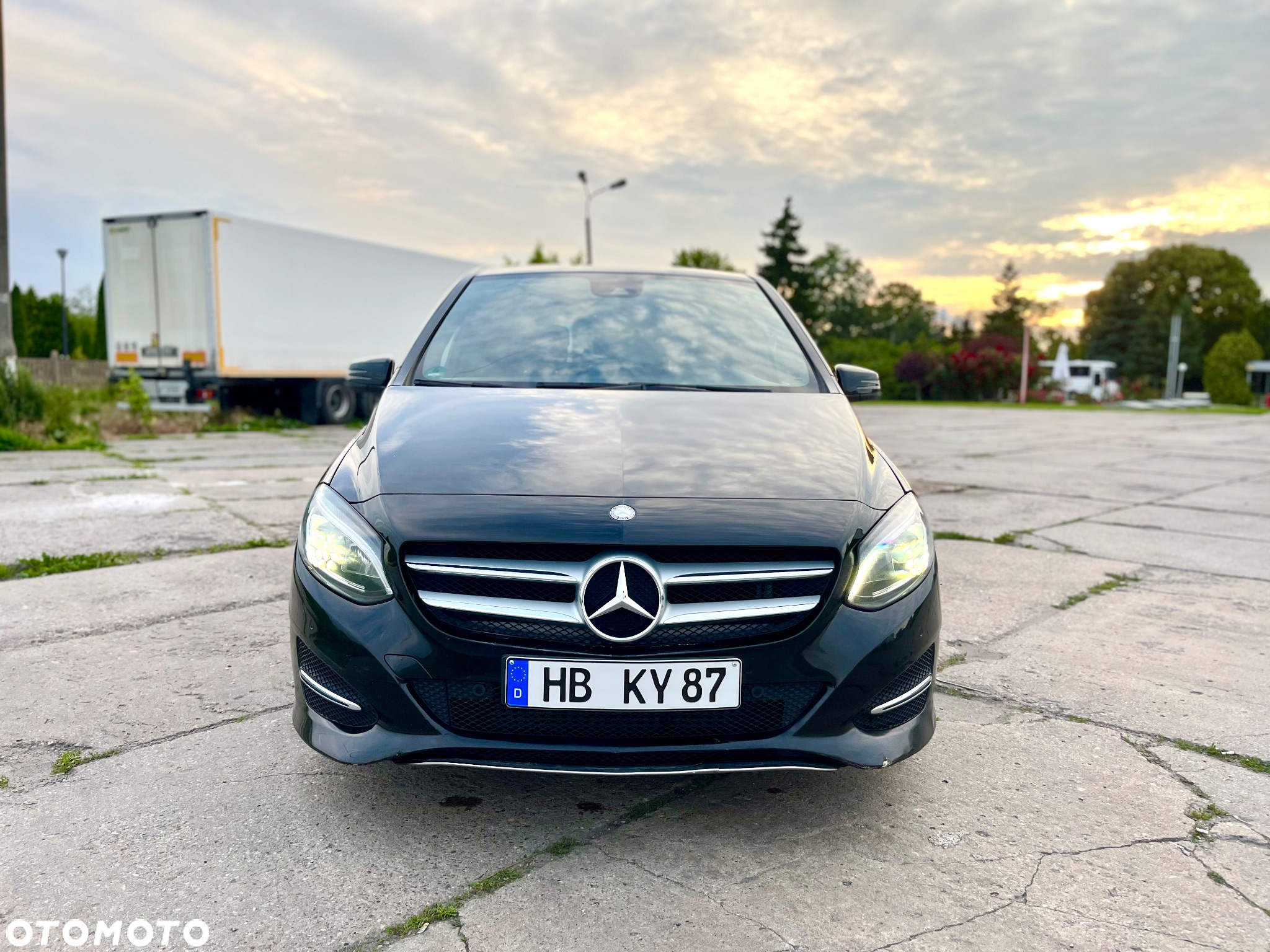 Mercedes-Benz Klasa B 200 (CDI) d 4Matic 7G-DCT AMG Line - 3