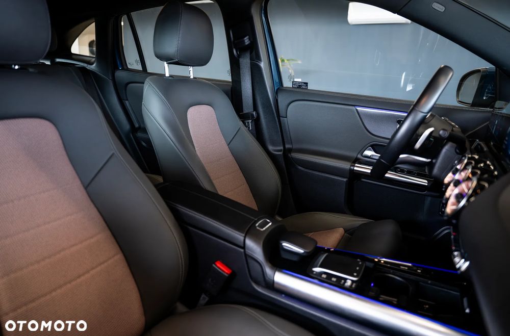 Mercedes-Benz EQA 250 66.5kWh Electric Art - 34
