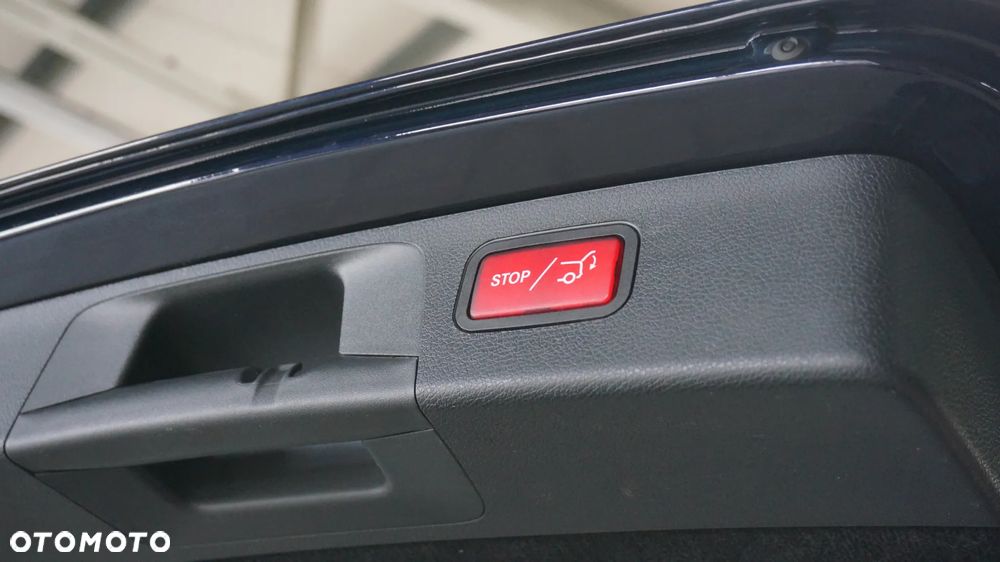 Mercedes-Benz Klasa E 220 d 9G-TRONIC - 29