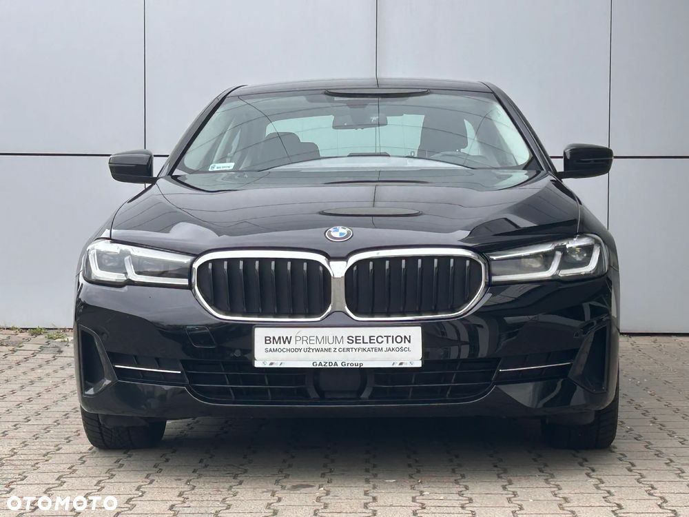 BMW Seria 5 520d xDrive MHEV - 4