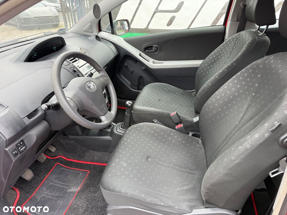 Toyota Yaris 1.3 Luna A/C - 12