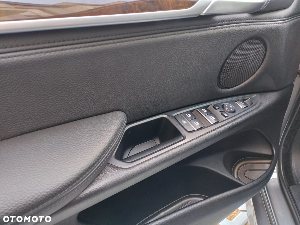 BMW X5 xDrive50i - 10
