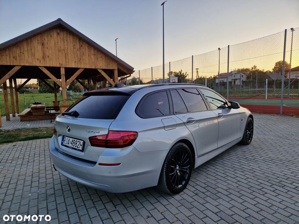 BMW Seria 5 525d xDrive Luxury Line - 3