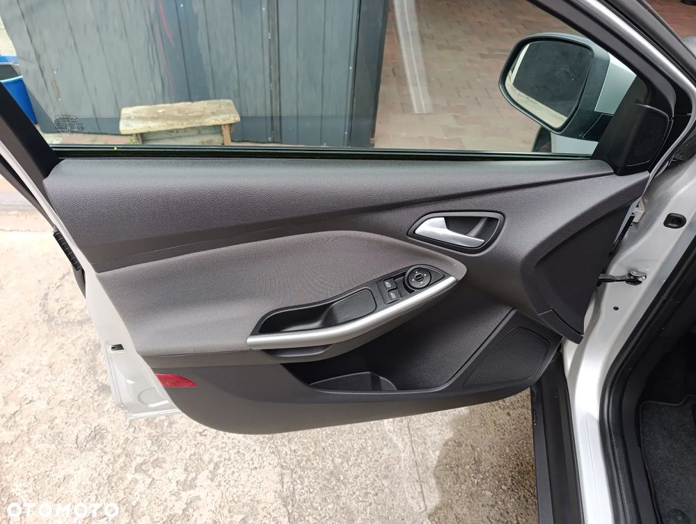 Ford Focus 1.6 TDCi DPF Titanium - 17