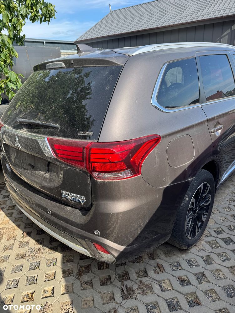 Mitsubishi Outlander 2.0 4WD - 21