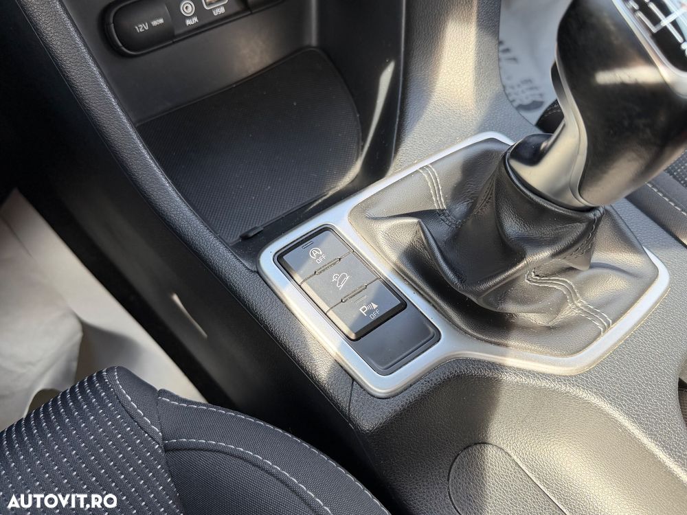 Kia Sportage 1.7 DSL MT 4x2 PREMIUM - 17