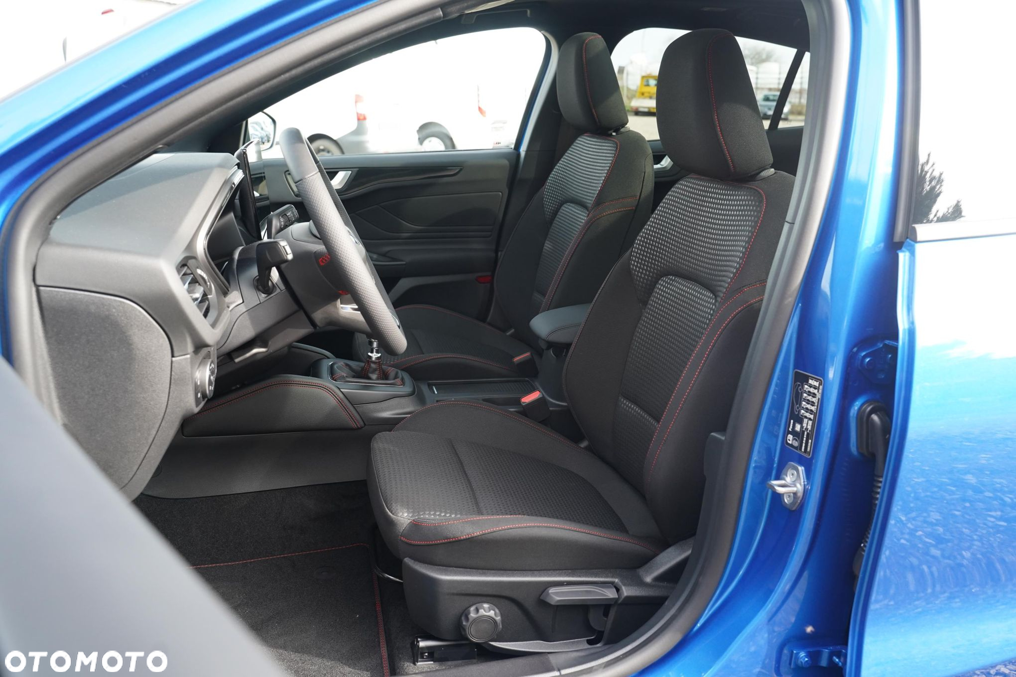 Ford Focus 1.0 EcoBoost mHEV ST-Line X - 13