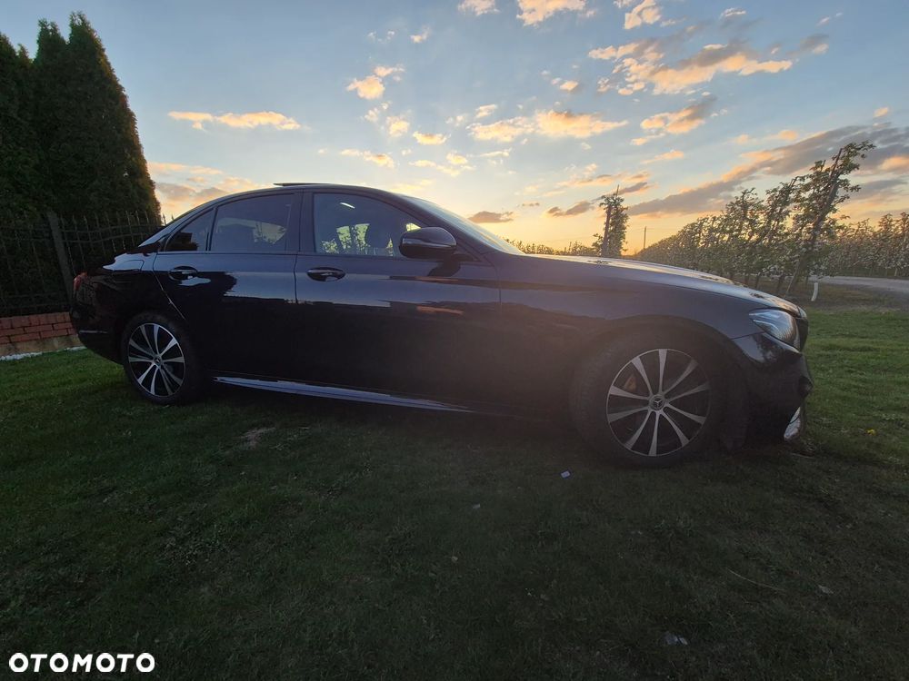 Mercedes-Benz Klasa E 220 d Business Edition 9G-TRONIC - 4
