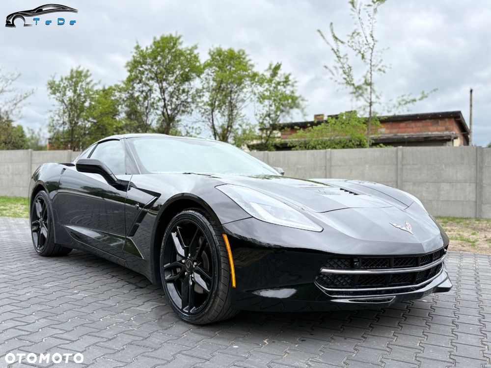 Chevrolet Corvette - 4