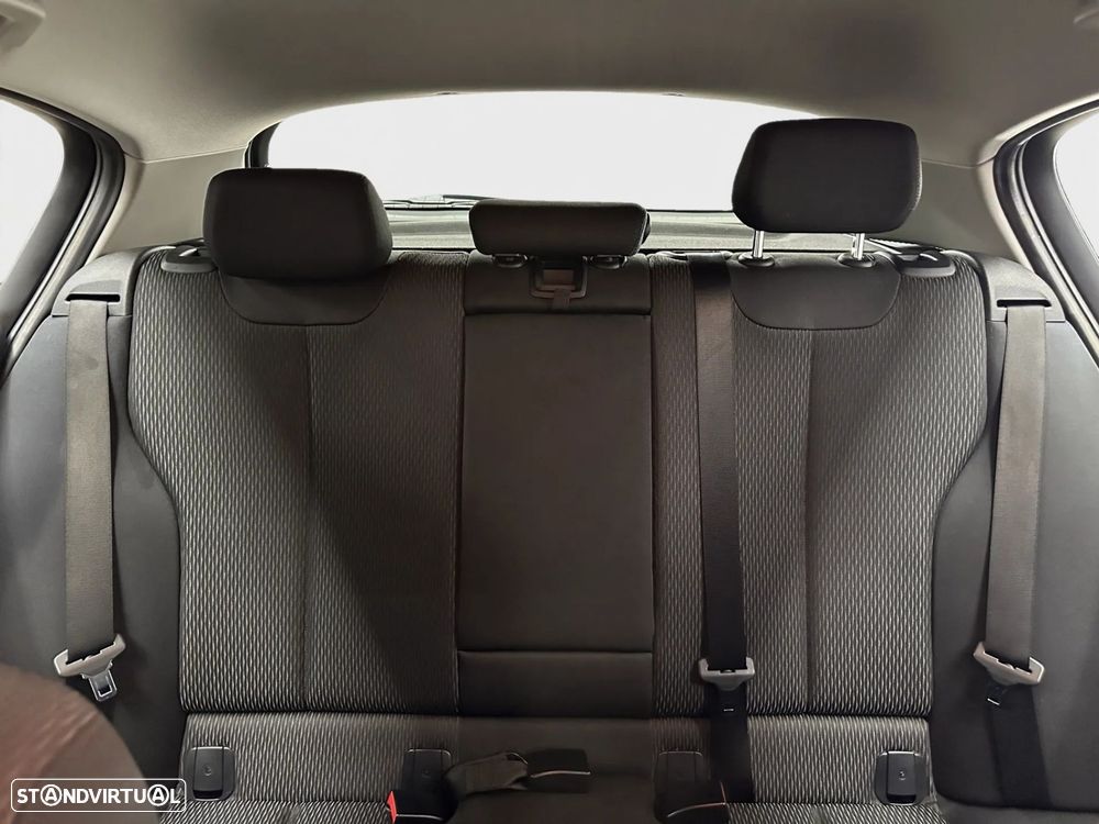 BMW 116 d Line Sport - 11