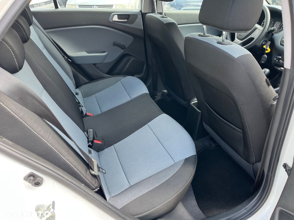 Hyundai i20 1.2 Trend - 24
