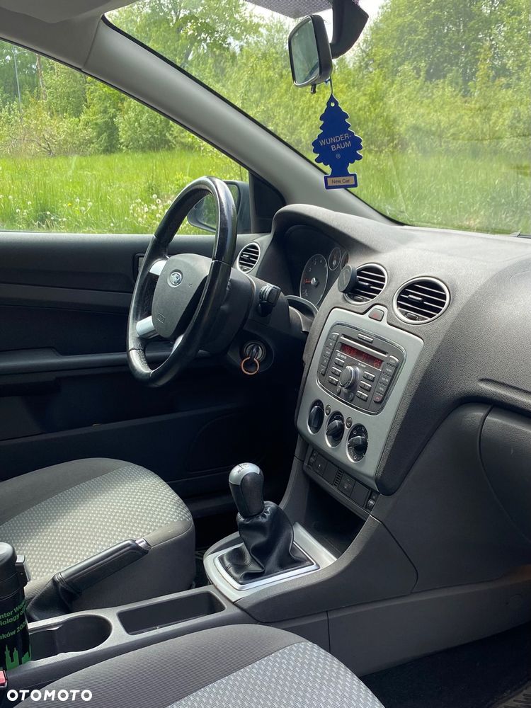 Ford Focus 1.6 Ambiente - 9