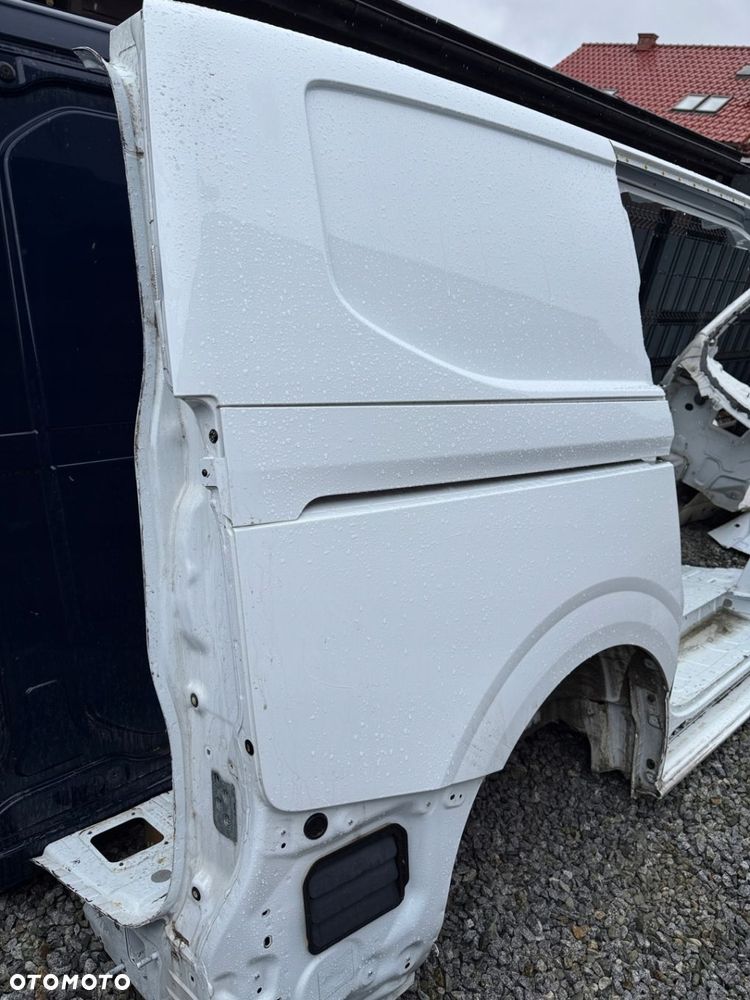 Bok prawy FORD TRANSIT CUSTOM MK2 24r L1 - 4