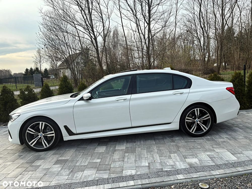 BMW Seria 7 740Li - 27