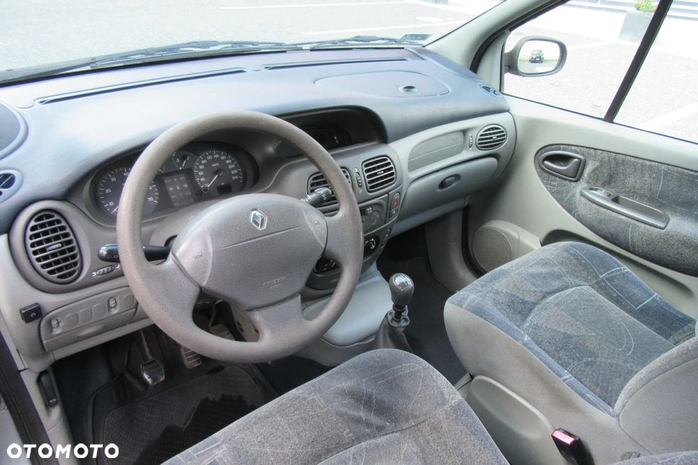 Renault Scenic 1.6 16V EXpression - 4