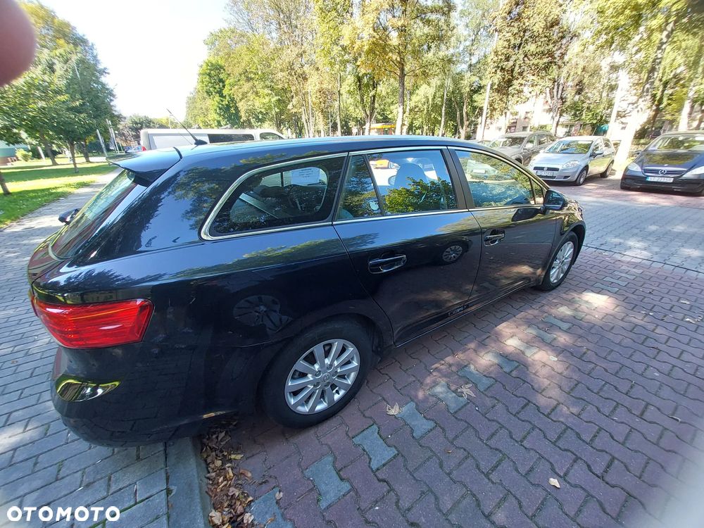 Toyota Avensis 1.8 Active - 6