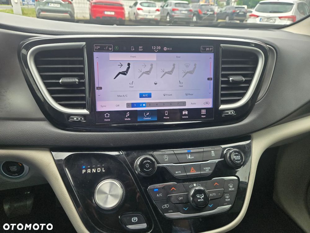 Chrysler Pacifica - 21